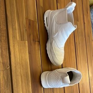 White Nike High-Top Sneakers Women’s 7.5 Leather